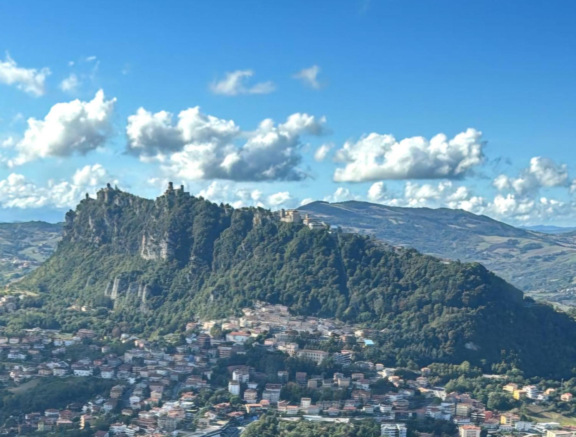 San Marino Skyline - Dante Vista Mare